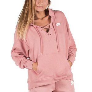 Nike Sportswear Club Hoodie Lace Up